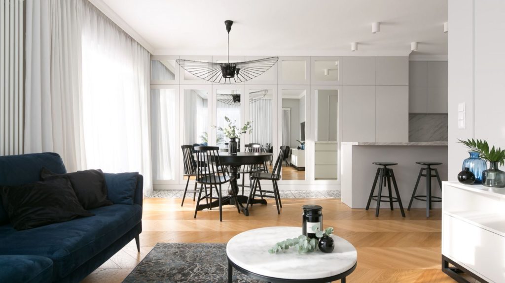 Пол в гостиной: 10 неподвластных времени композиций с деревом