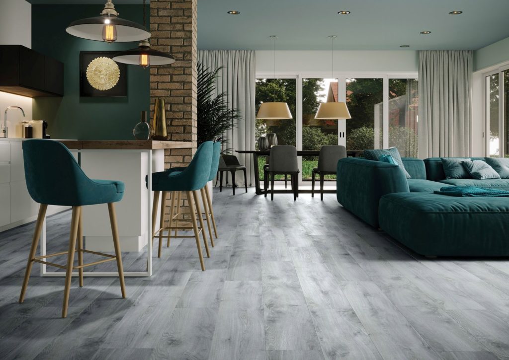 Пол в гостиной. Модные и прочные панели!