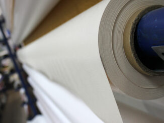 Как выбрать качественный материал для натяжного потолка